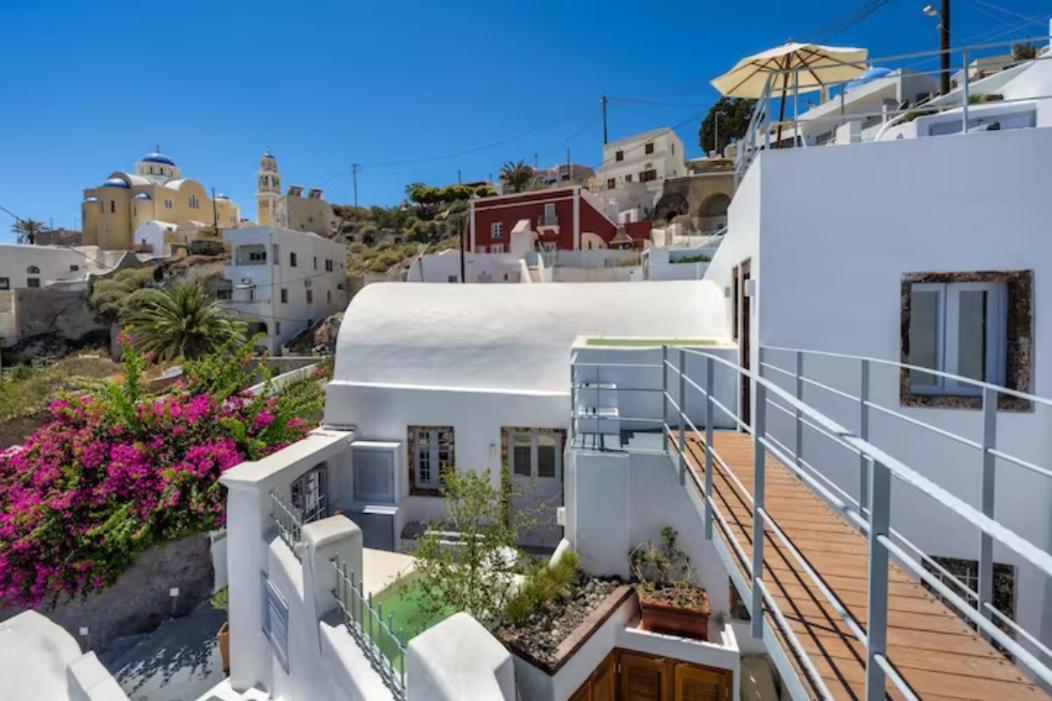 Petit Village Fira  Exterior photo