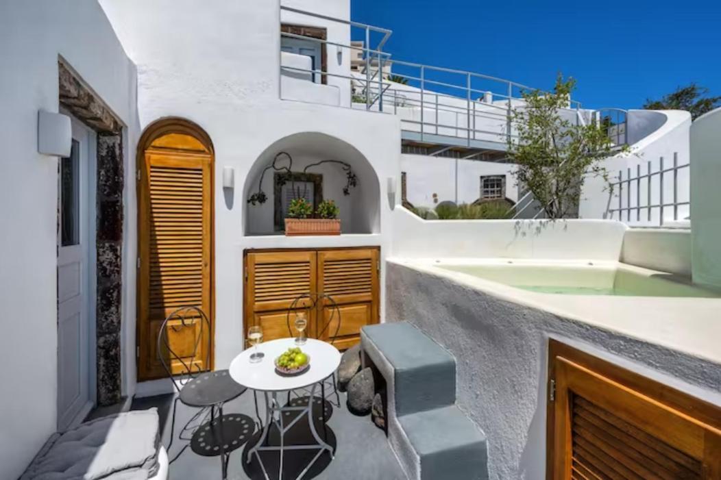 Petit Village Fira  Exterior photo