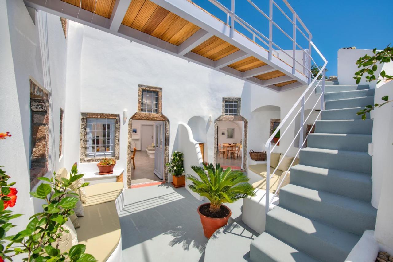 Petit Village Fira  Exterior photo